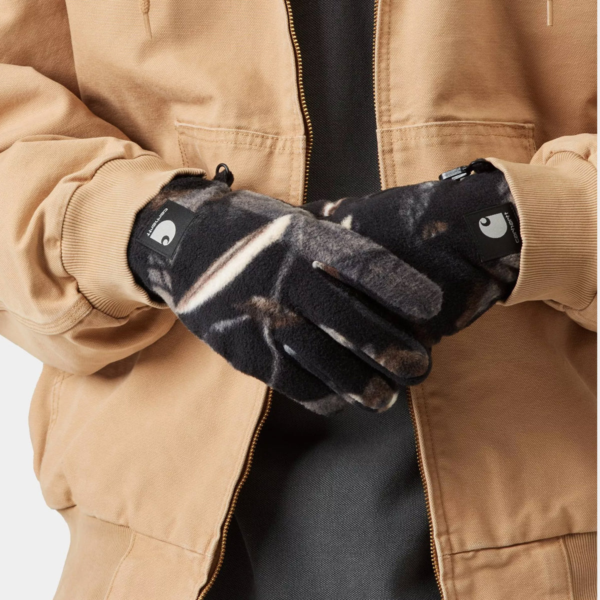 Carhartt Blevin Gloves Camo on model