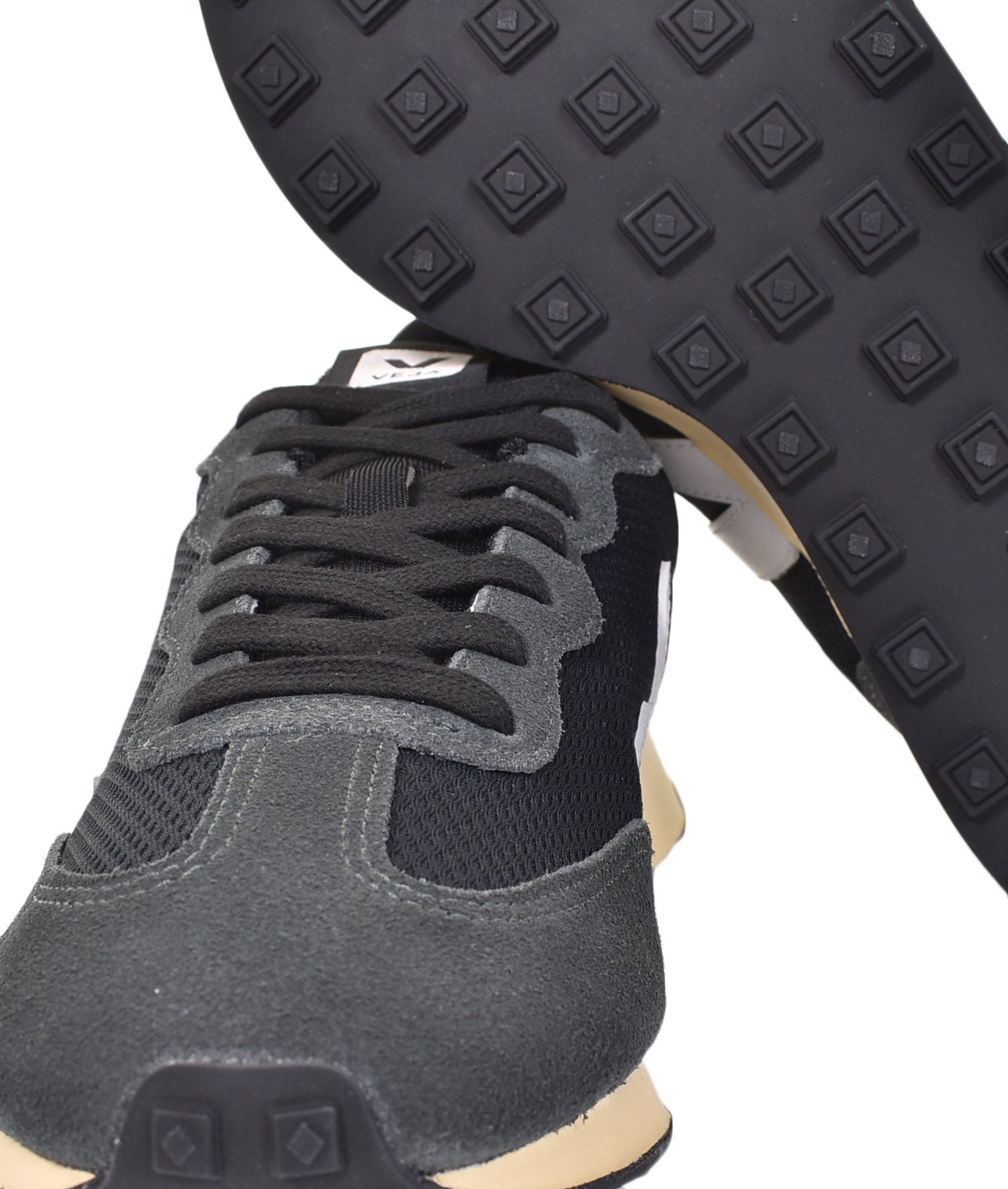 Rio Branco Alveo Mesh Trainers Black White