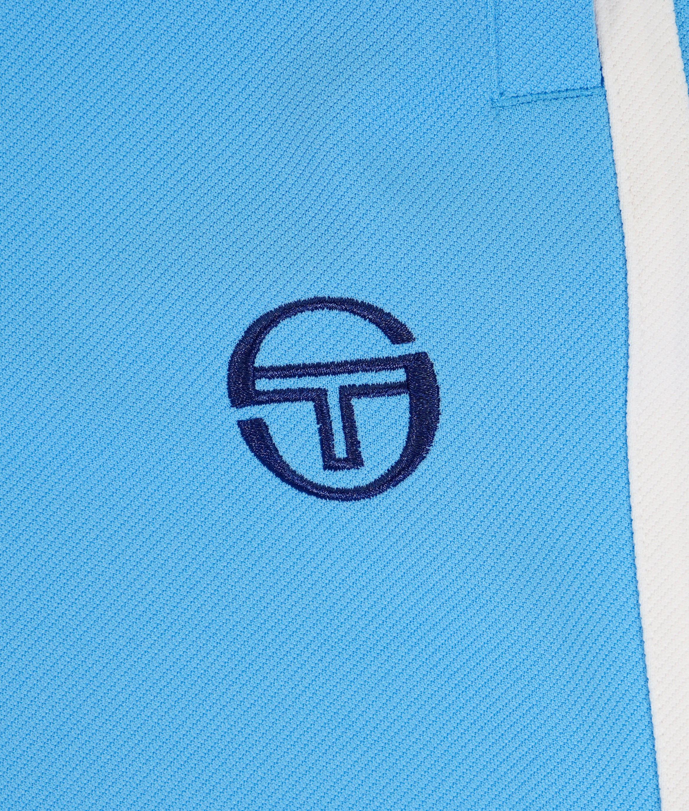 Pietrapertosa Shorts Azure Blue Gardenia