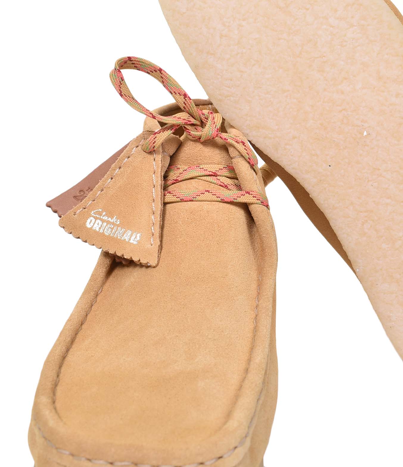 Clarks Originals Wallabee Boot in golden Tan Upper 
