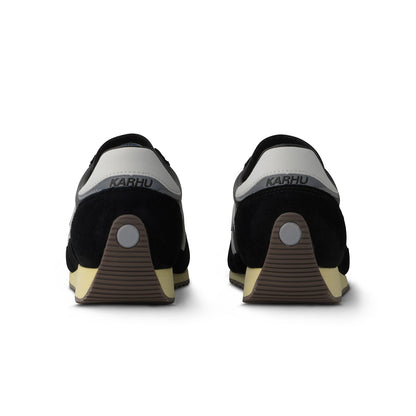 Mestari 76 Trainers Black / Blanc De Blanc